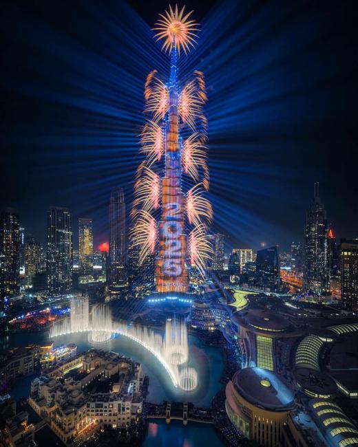 New Year's Eve light and laser show Dubai Burj Khalifa